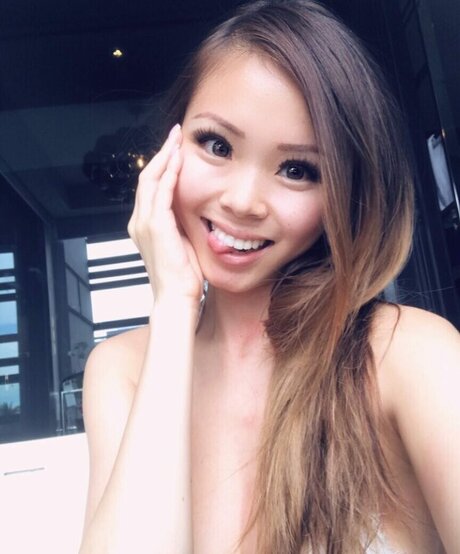 Maggie Sin pretty star pictures