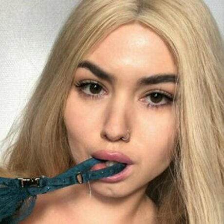 AnnaSavana nudes actress photo