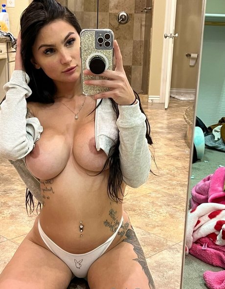 VIPKay naked star pic