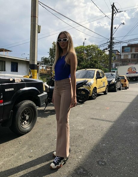 Lucia vargas pretty model images