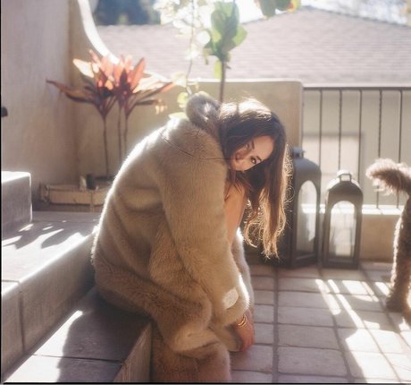 Meaghan Rath star hd photo