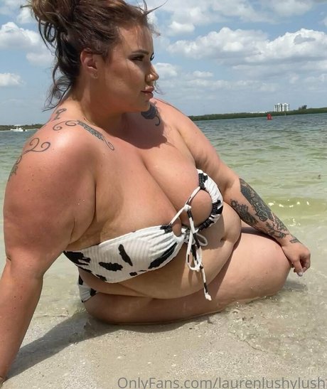 lushie lauren high quality model image