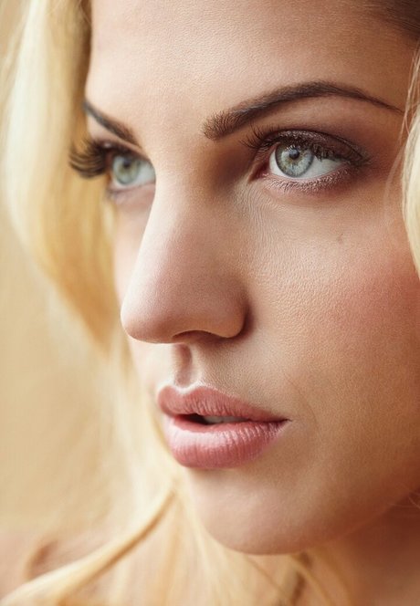 Sarah Nowak star adult picture