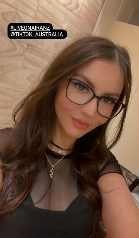 Aliythia nice actress pics