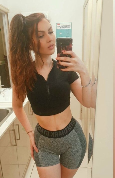 Aliythia model pretty photos