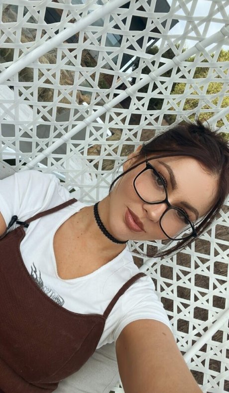 Aliythia beautiful pornstar picture