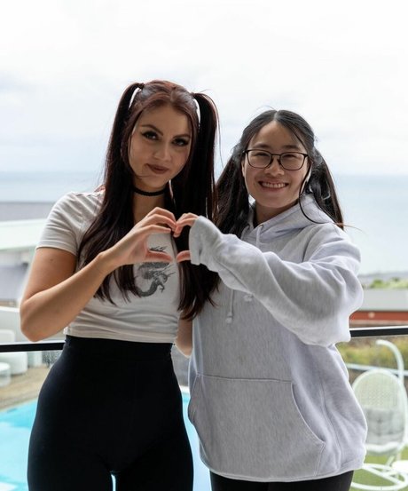 Aliythia pornographic model galleries