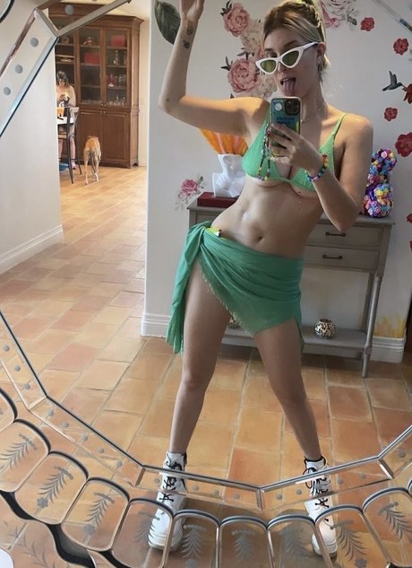 Dani Thorne hot model pics