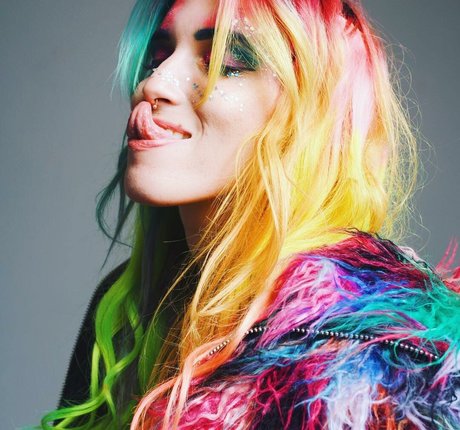 Dani Thorne sexy actress archive