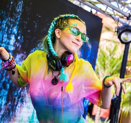 Dani Thorne perfect model images