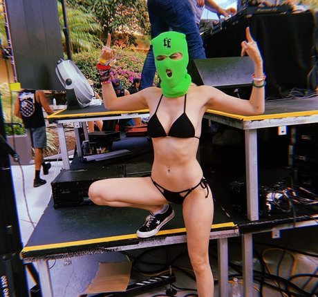 Dani Thorne nice pornstar archive