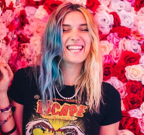 Dani Thorne model naked photo