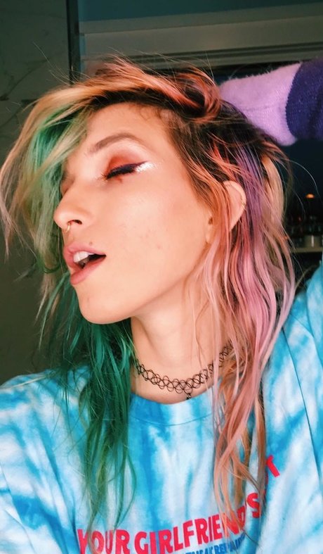 Dani Thorne erotic star pics