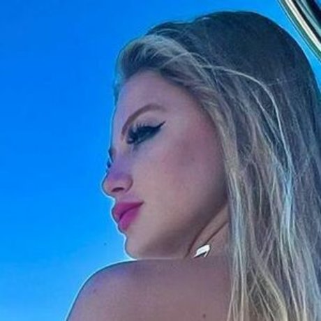 Leticia Sogiro high quality model photos