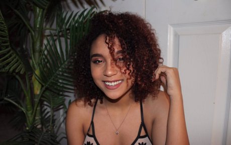 Sierra Love sexy star photo