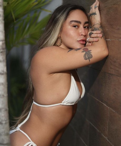 Amy Reis nude model photos