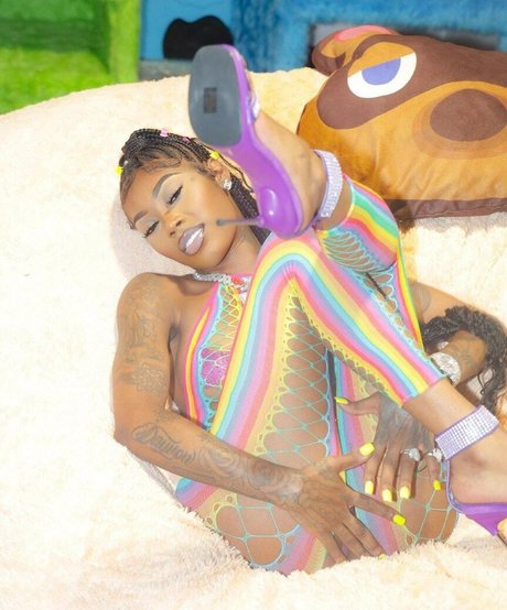 Asian Doll hot model galleries