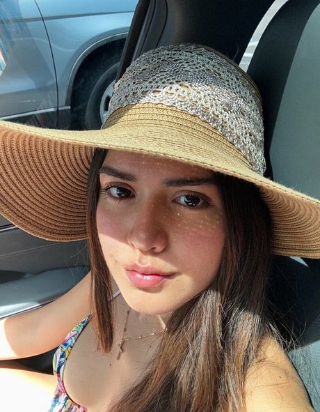 Karina Guerrero nude actress pictures