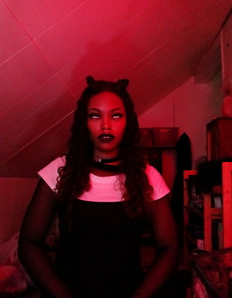 footsieplz erotic actress photo