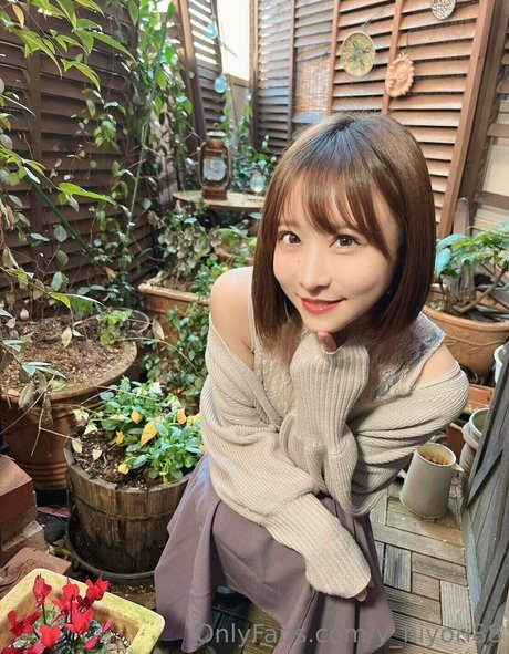 y hiyori88 pretty actress gallery