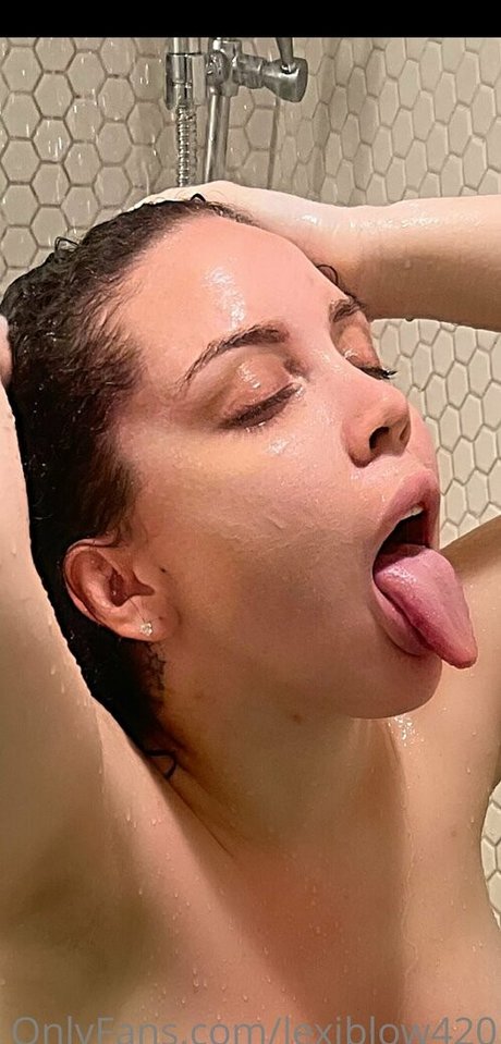 Lexiblow420 sexy model gallery