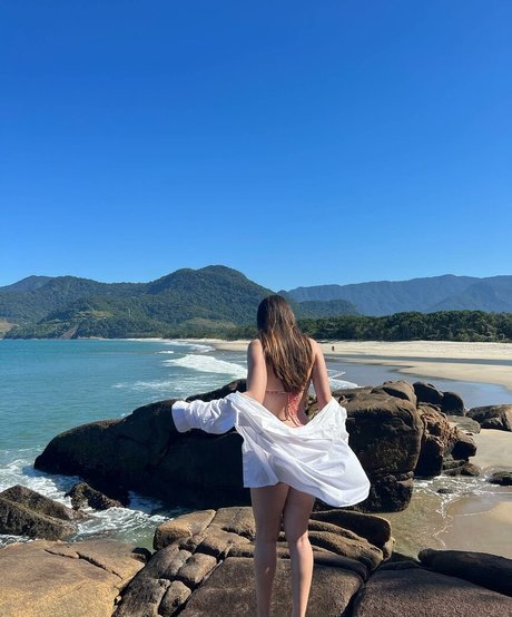 Jhulia Pimentel art star image