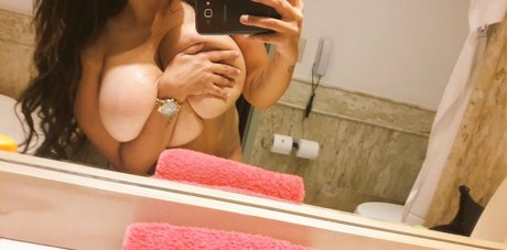 Nicole Fragoso model perfect images