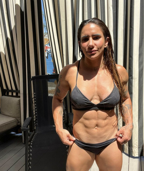 Stefi Cohen perfect star pic