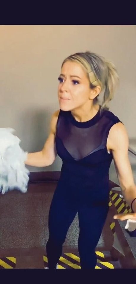 Lindsey Stirling pornstar sexy photo