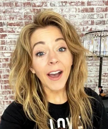 Lindsey Stirling hd actress pics