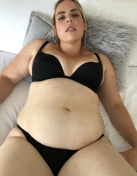 eatee free model gallery