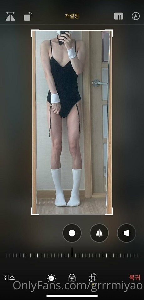 grrrmiyao nude model picture