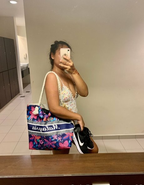 luzy93 erotic star galleries