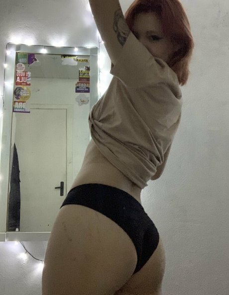 lauratavora model free img