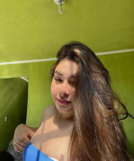 Rere Schneider nude actress picture