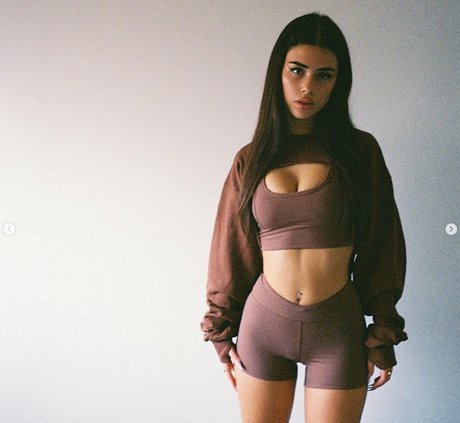 Leah Halton star exclusive photo