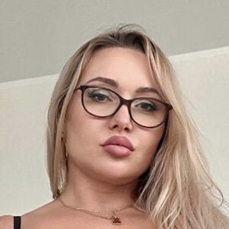 Doggy AA sexy actress photos