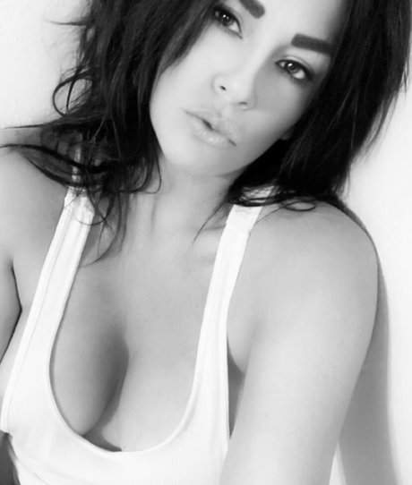 Darnell Ashbury model free img