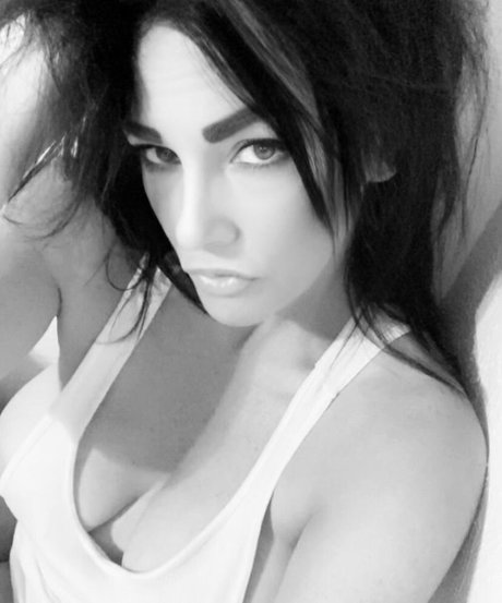 Darnell Ashbury sexy actress pictures