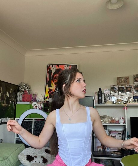 oxmatildakatexo naked pornstar image