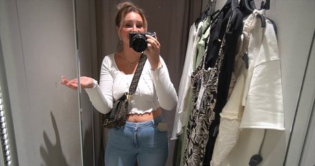 Maren Wolf model naked pictures