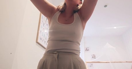 Maren Wolf nice model image