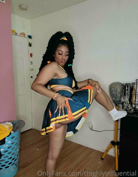 Thighlyinfluential model nudes image