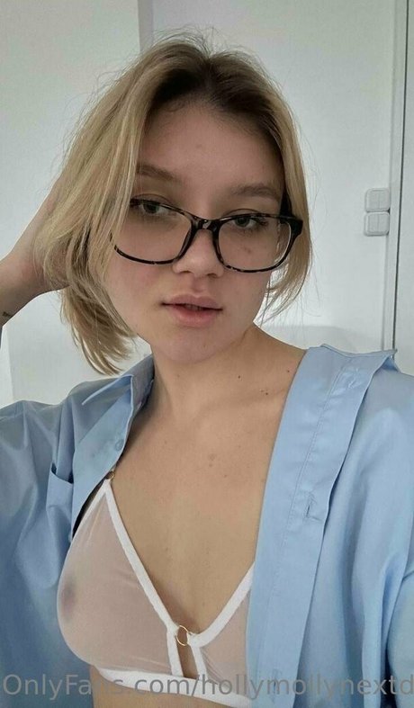 hollymollynextdoor beautiful actress images