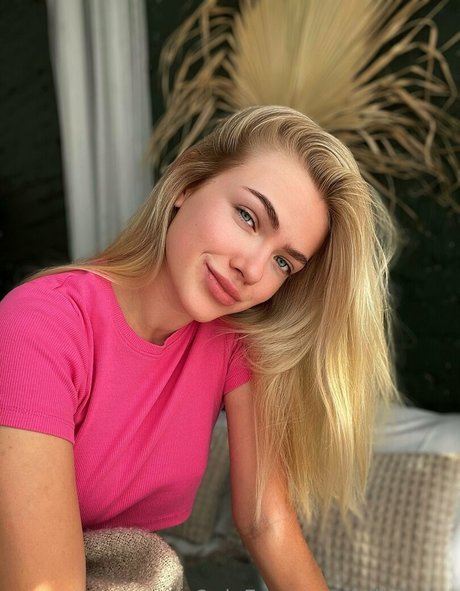 elliemiss pornstar adult photos