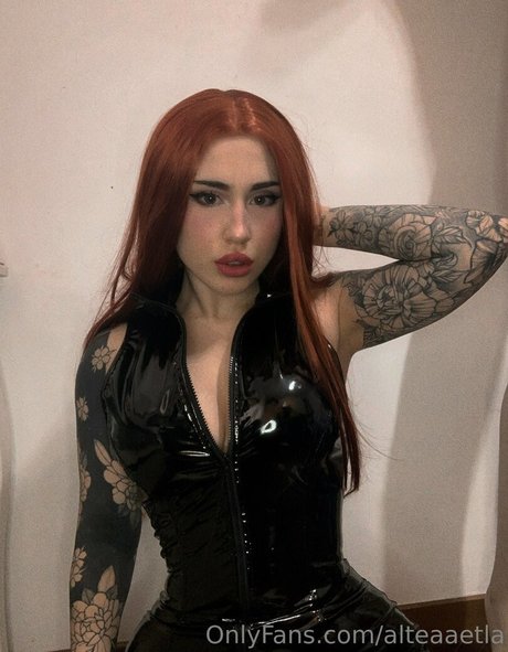 alteaaetla naked model photo