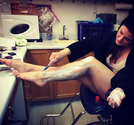 Gina Carano model sexy pic