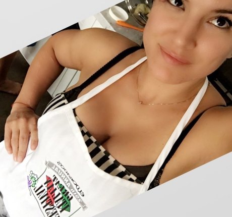 Gina Carano star erotic pic