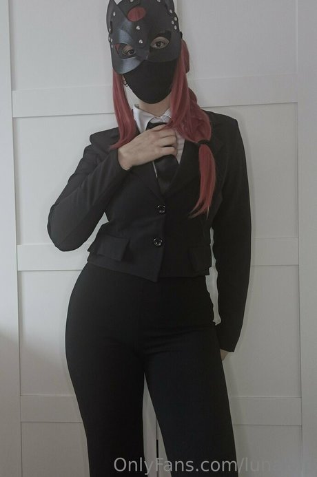 luna vip naked model images