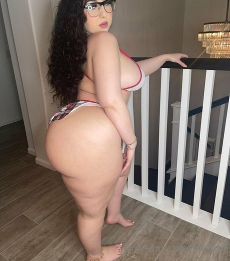 trapfree star nudes pic